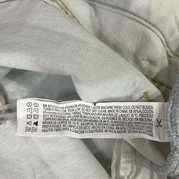 NEW FOREVER 21 Distressed Jeans in light blue - Picture 9 of 13